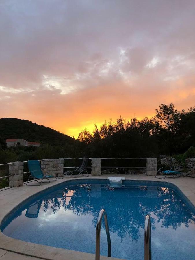 Holiday Home Villa Kastel Zrnovo Zewnętrze zdjęcie